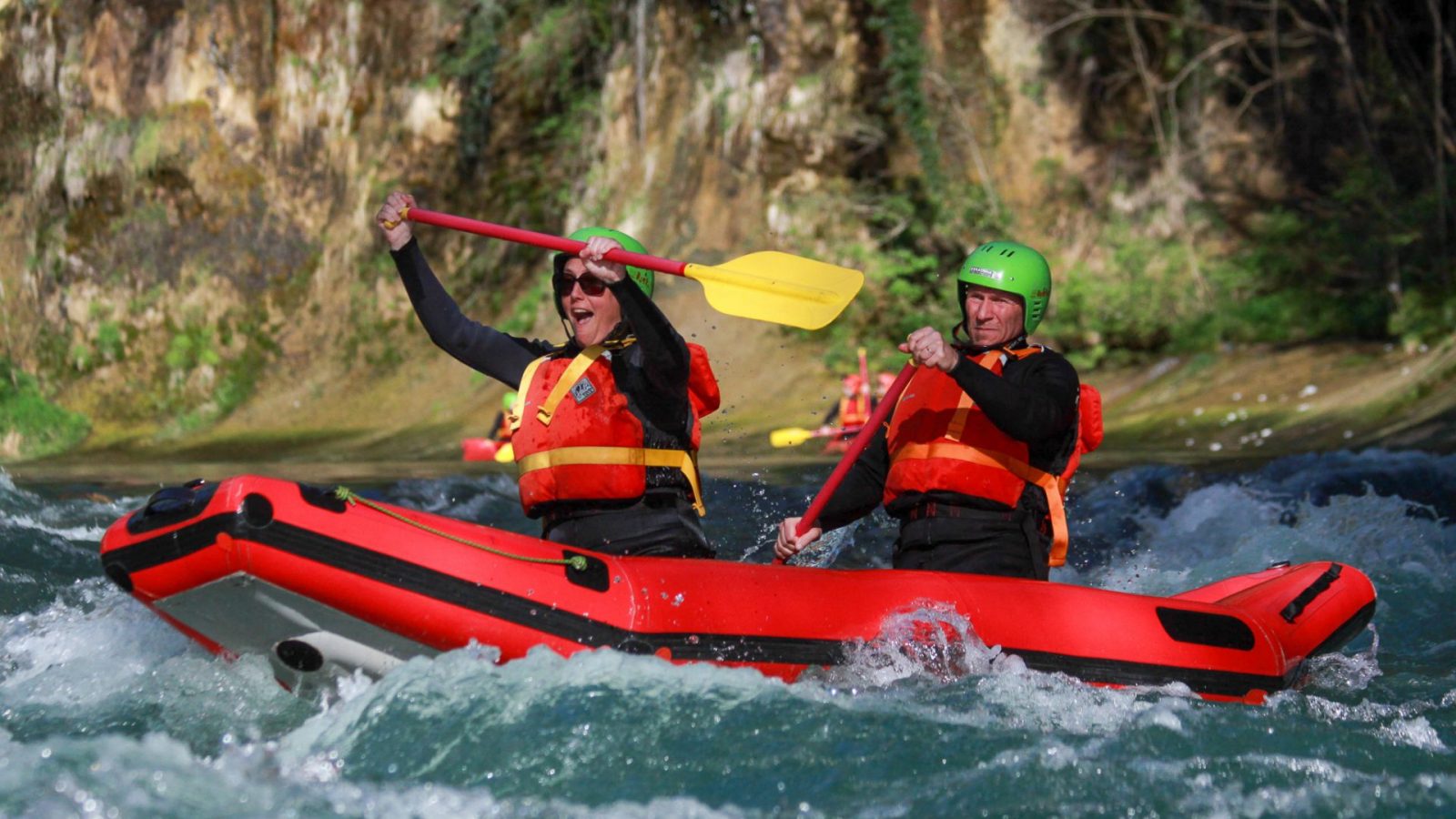 Canoraft sur le Chéran : une aventure inoubliable en eau vive !